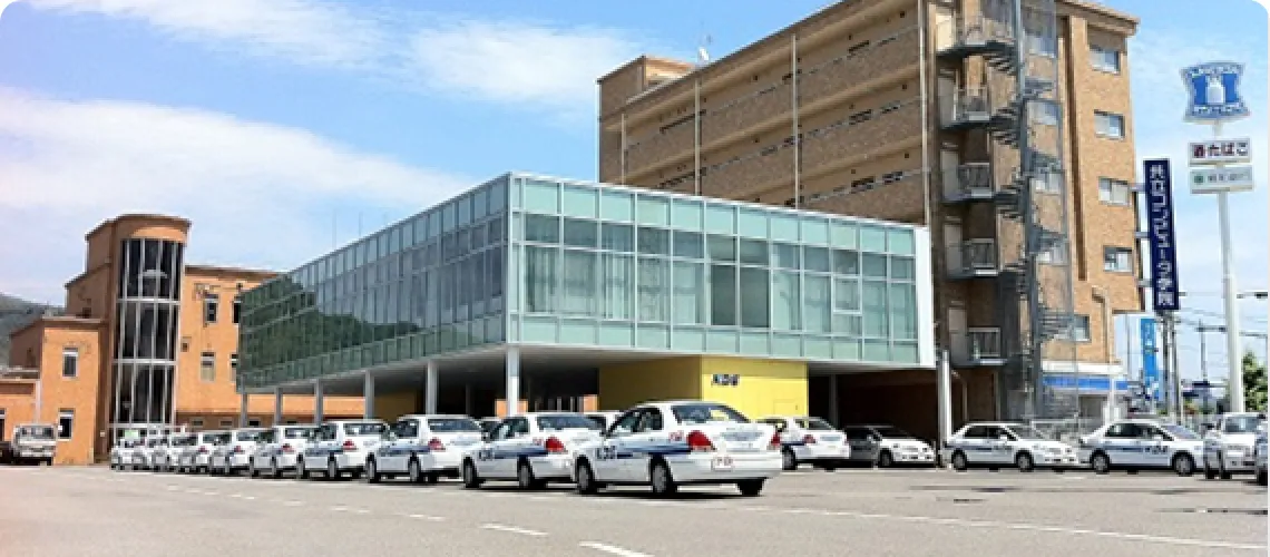共立自動車学校・日野イメージ