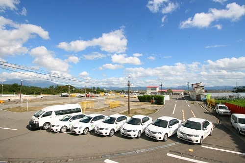 出羽自動車教習所の教習車と教習コース